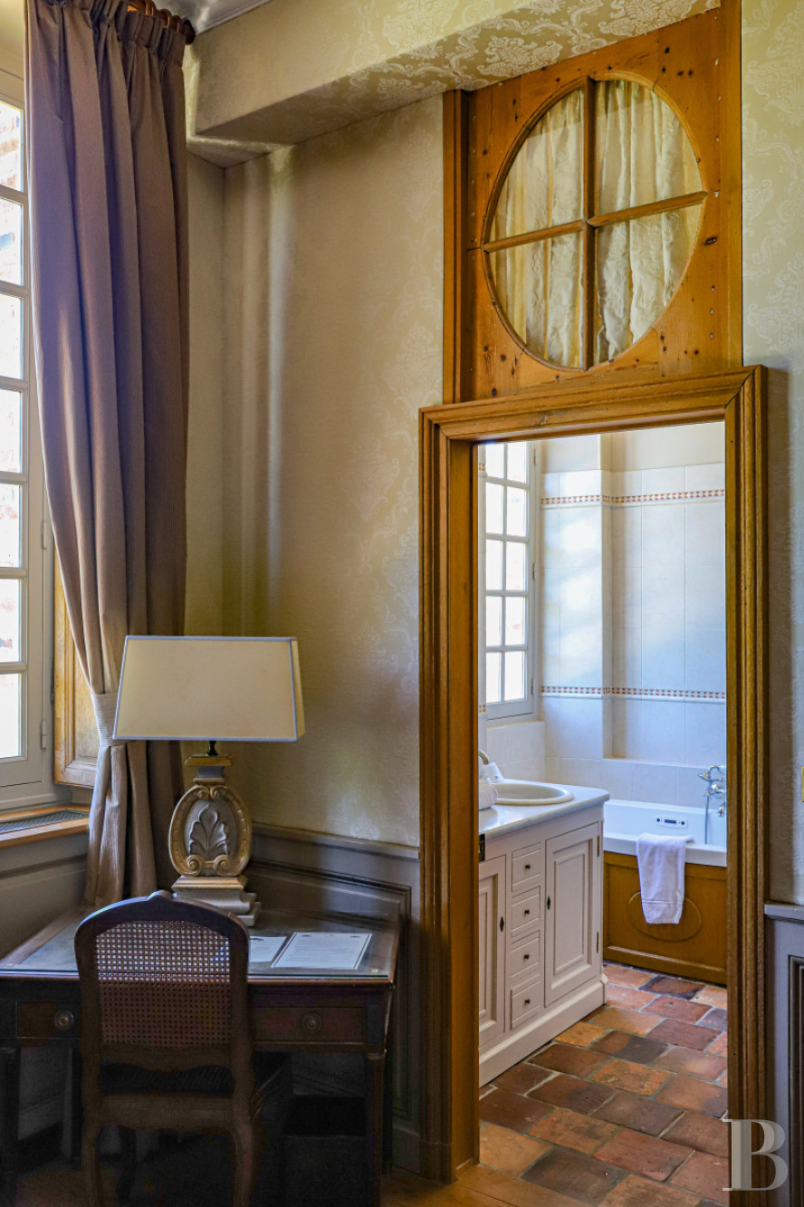 A 17th century family chateau in Seine-et-Marne, between Fontainebleau and Nemours - photo  n°27